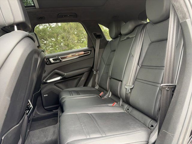Used 2019 Porsche Cayenne Turbo image 13