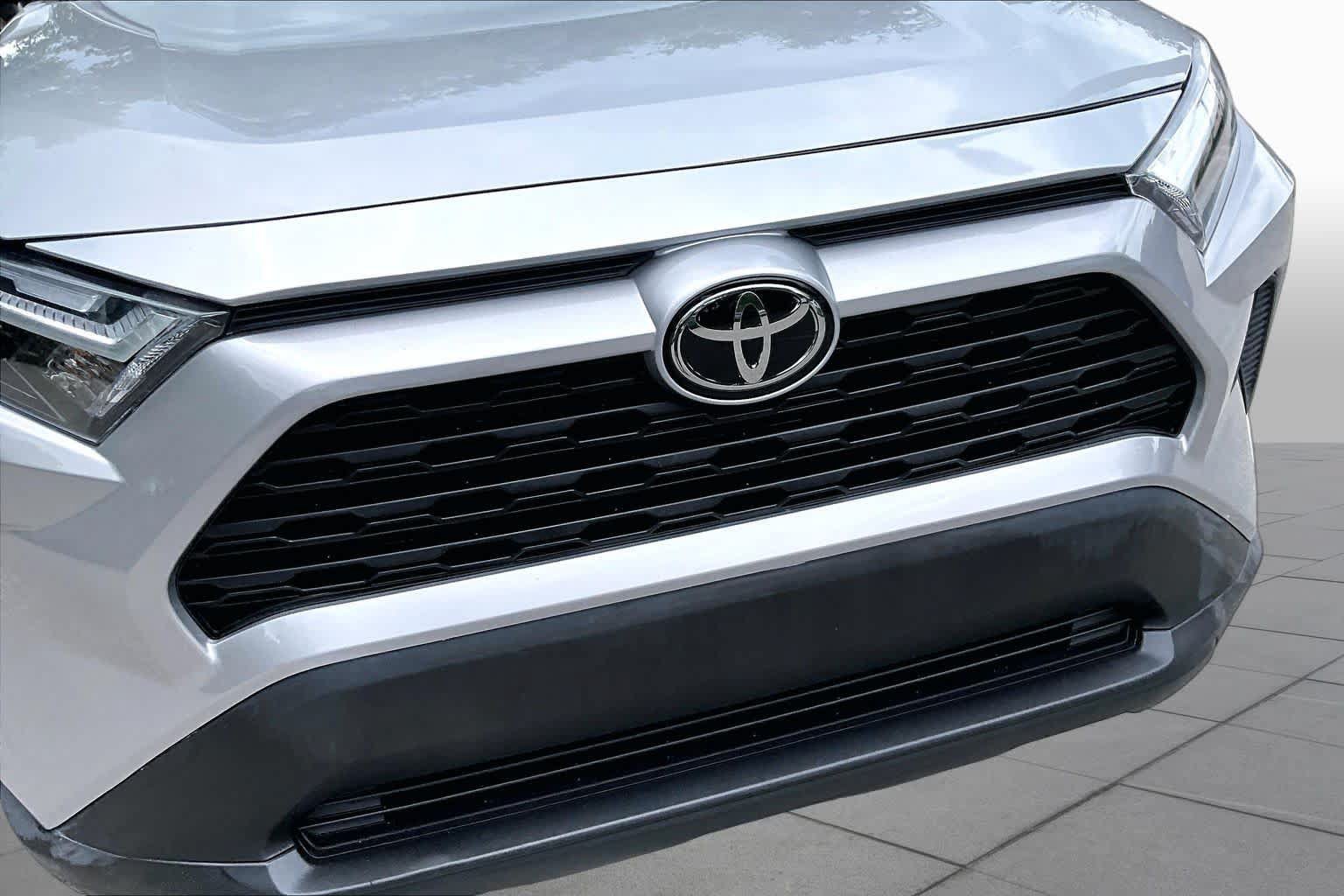 Used 2023 Toyota RAV4 XLE FWD image 50