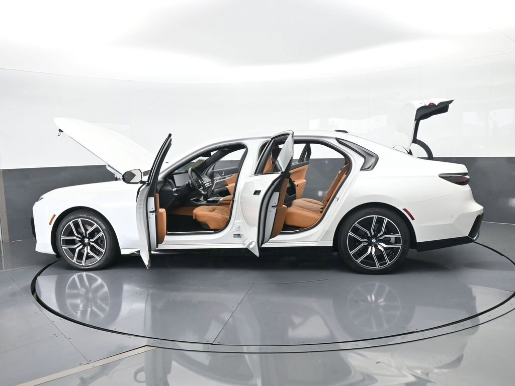 Used 2025 BMW 740i xDrive image 74