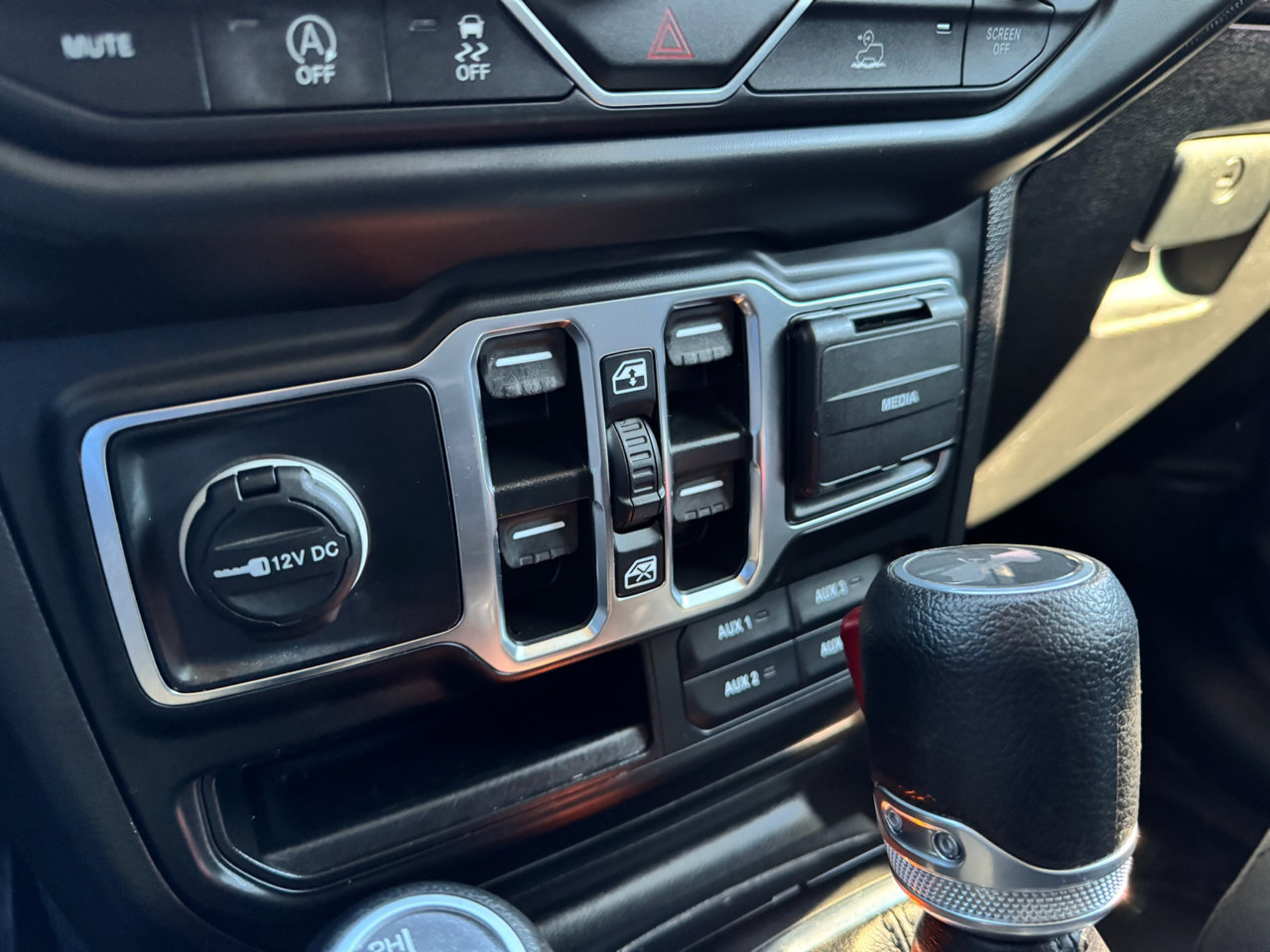 Used 2022 Jeep Wrangler Unlimited Sport image 40