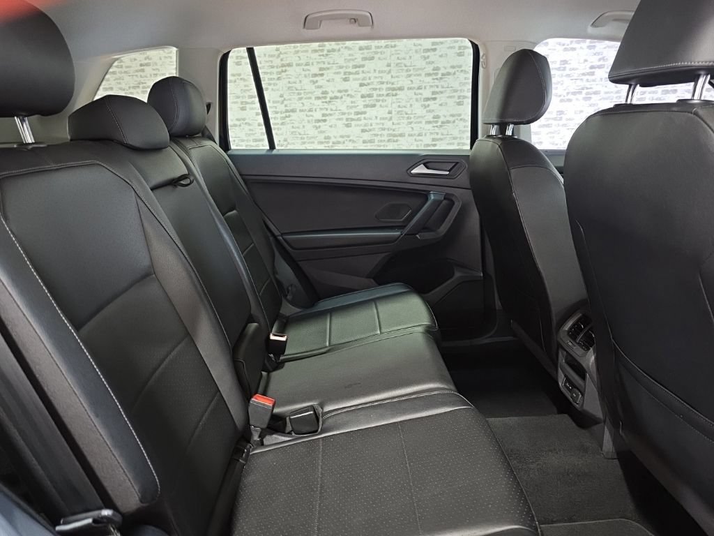 Used 2019 Volkswagen Tiguan SE AWD/4WD image 10