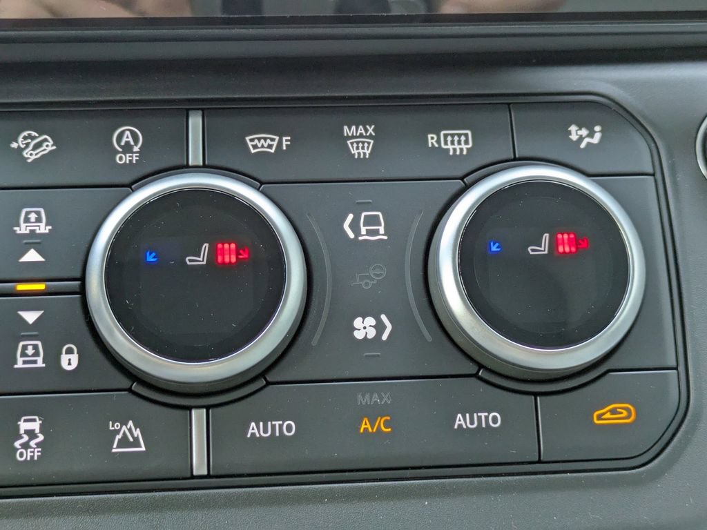 New 2026 Land Rover Defender 110 X-Dynamic SE AWD/4WD image 25