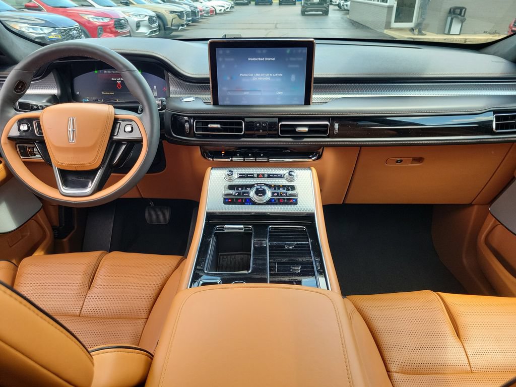Certified 2024 Lincoln Aviator Black Label w/ Class IV Trailer Tow Package AWD/4WD image 11