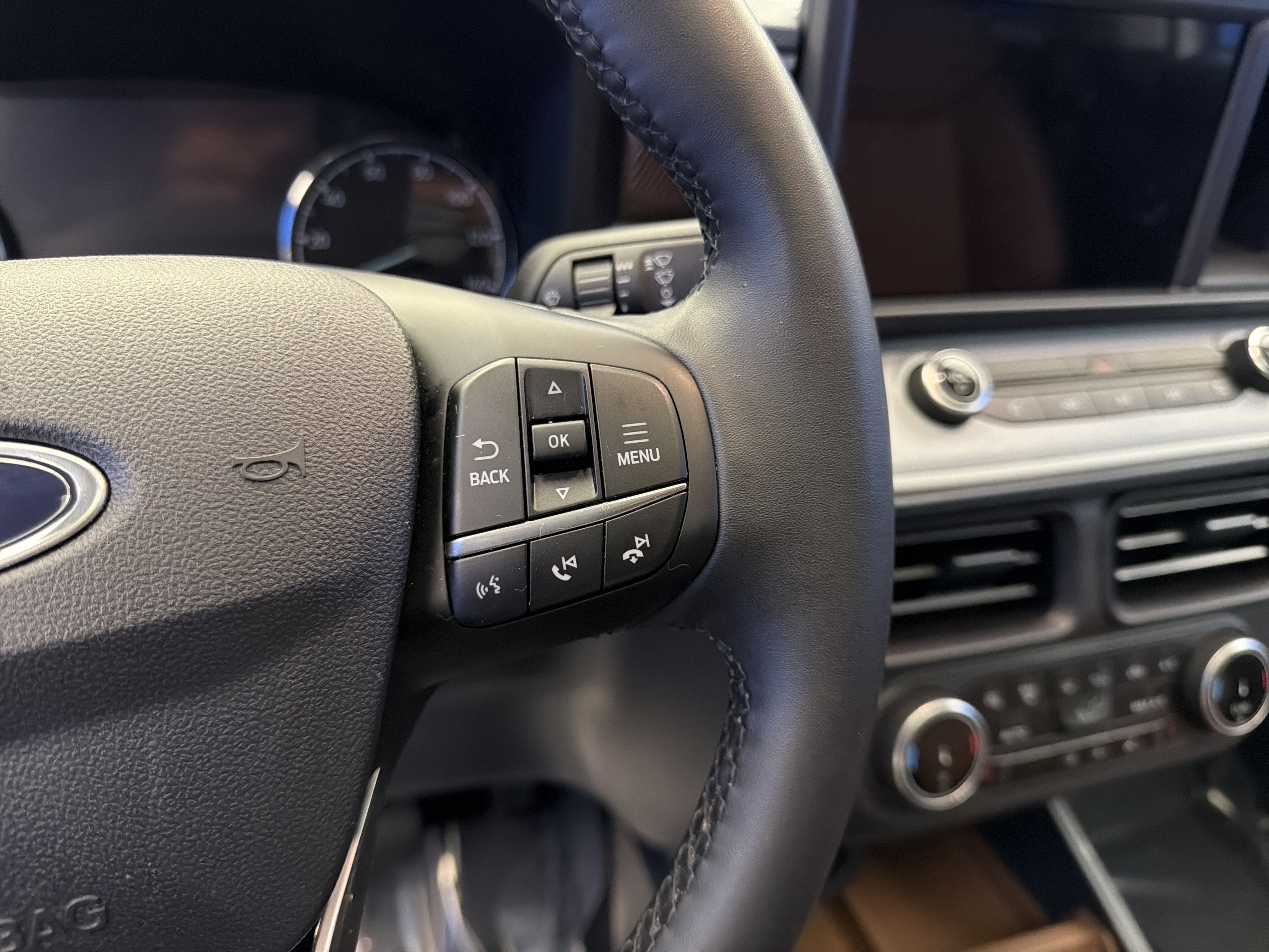 Used 2024 Ford Maverick Lariat w/ 4K Tow Package image 18