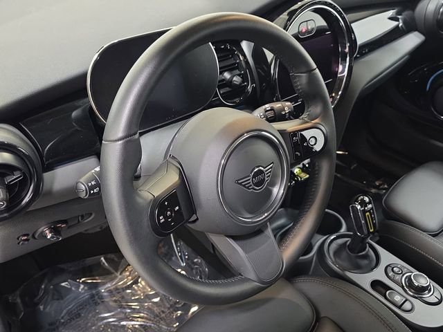Certified 2023 MINI Cooper SE image 10