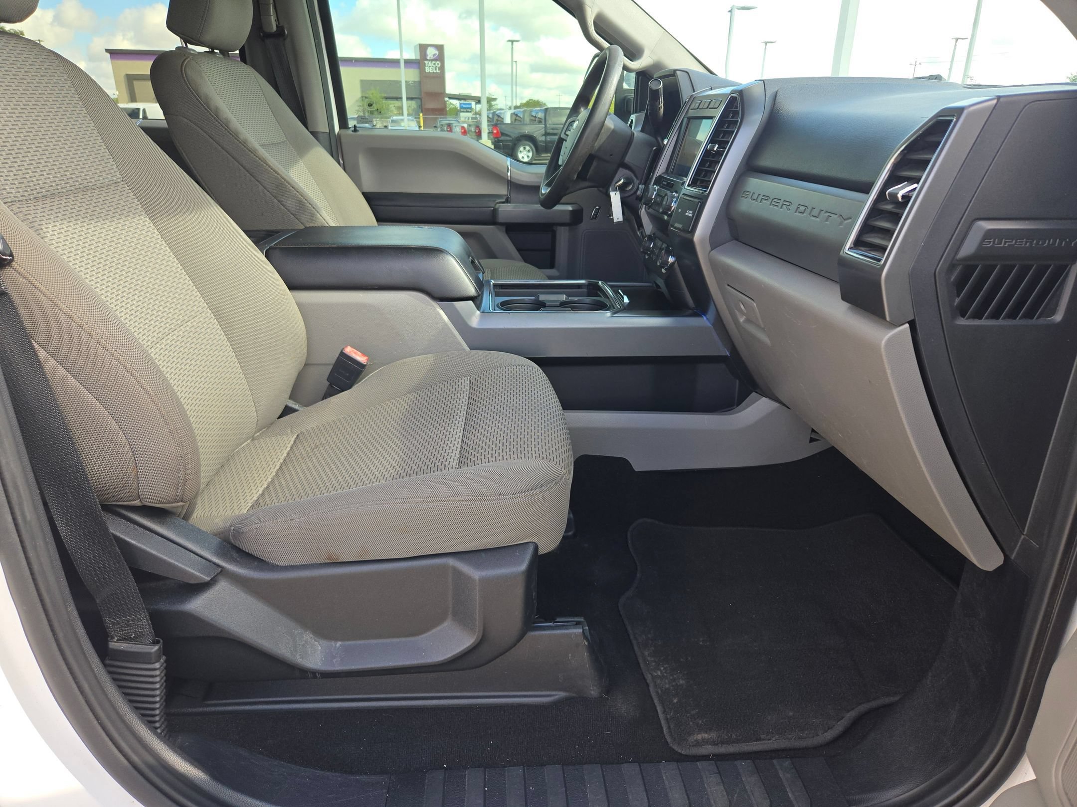 Used 2020 Ford F250 XLT w/ XLT Premium Package AWD/4WD image 27
