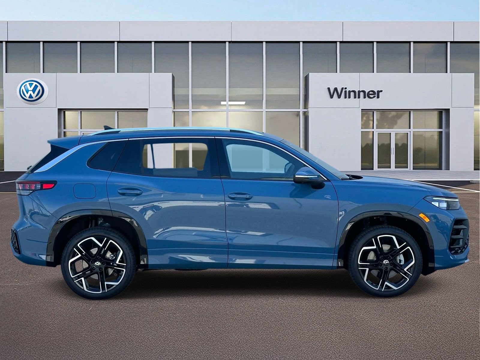 New 2026 Volkswagen Tiguan SEL R-Line image 6