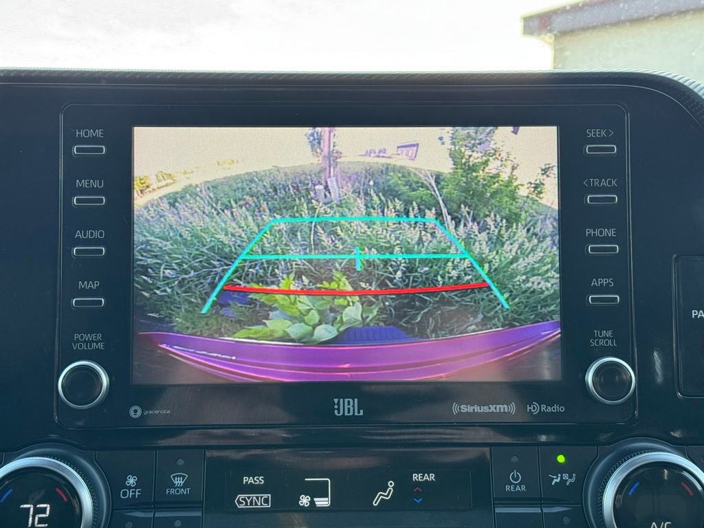 Used 2022 Toyota Highlander XSE AWD/4WD image 3