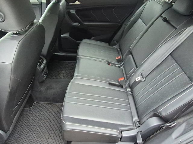Used 2024 Volkswagen Tiguan SE AWD/4WD image 21