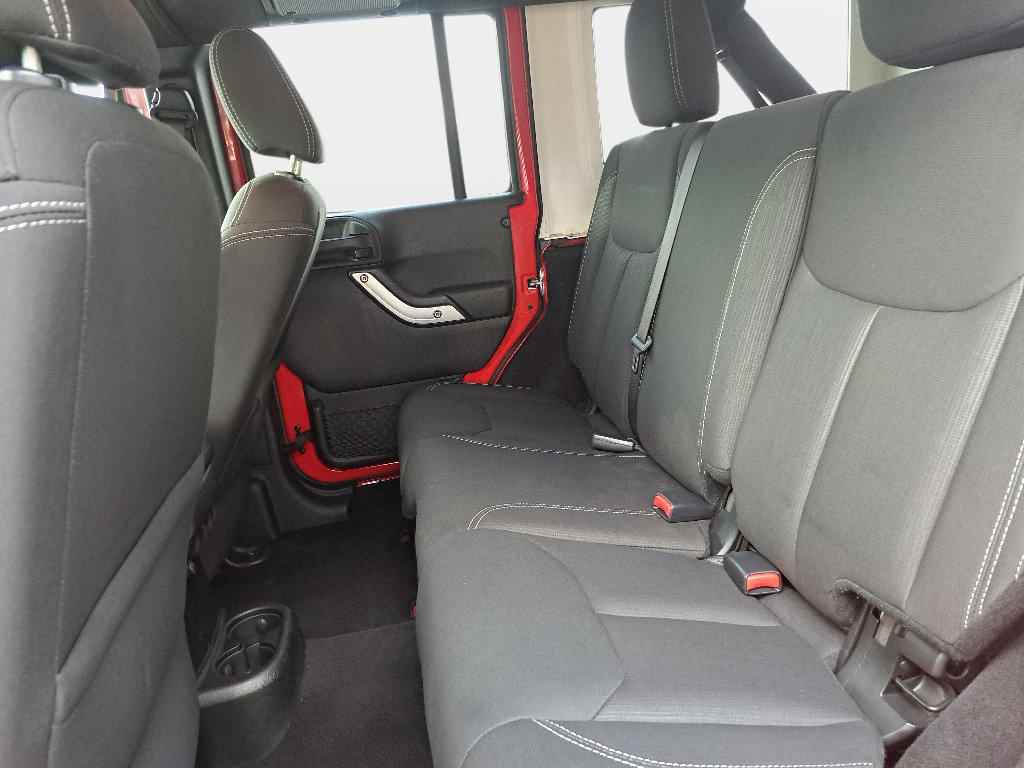 Used 2017 Jeep Wrangler Unlimited Sahara AWD/4WD image 13