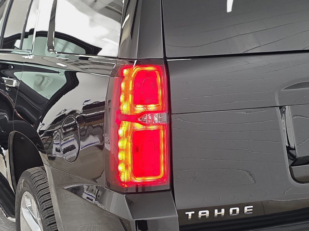 Used 2020 Chevrolet Tahoe Premier w/ Premier 6.2L Value Package AWD/4WD image 34