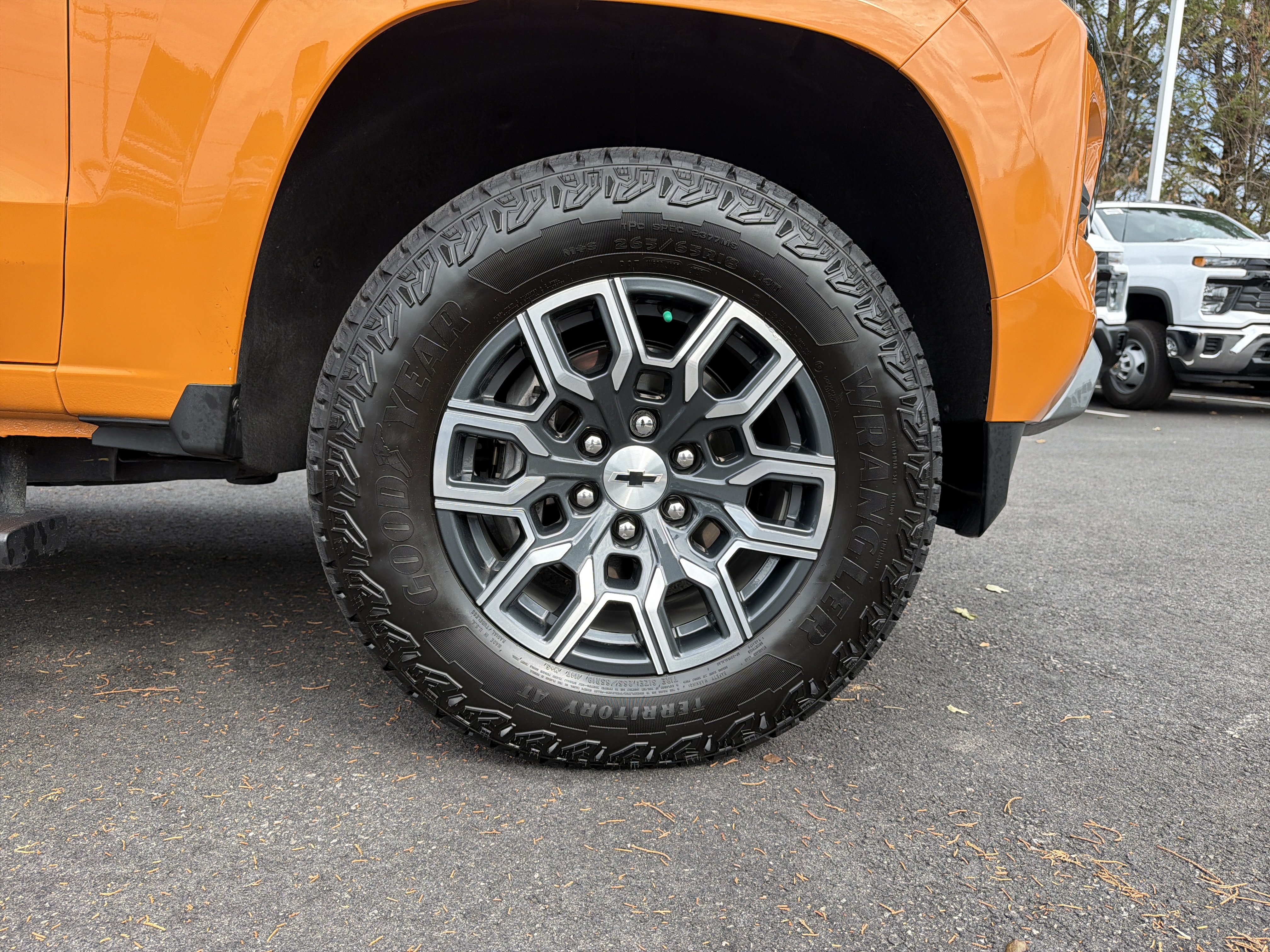 Used 2026 Chevrolet Colorado Z71 AWD/4WD image 13