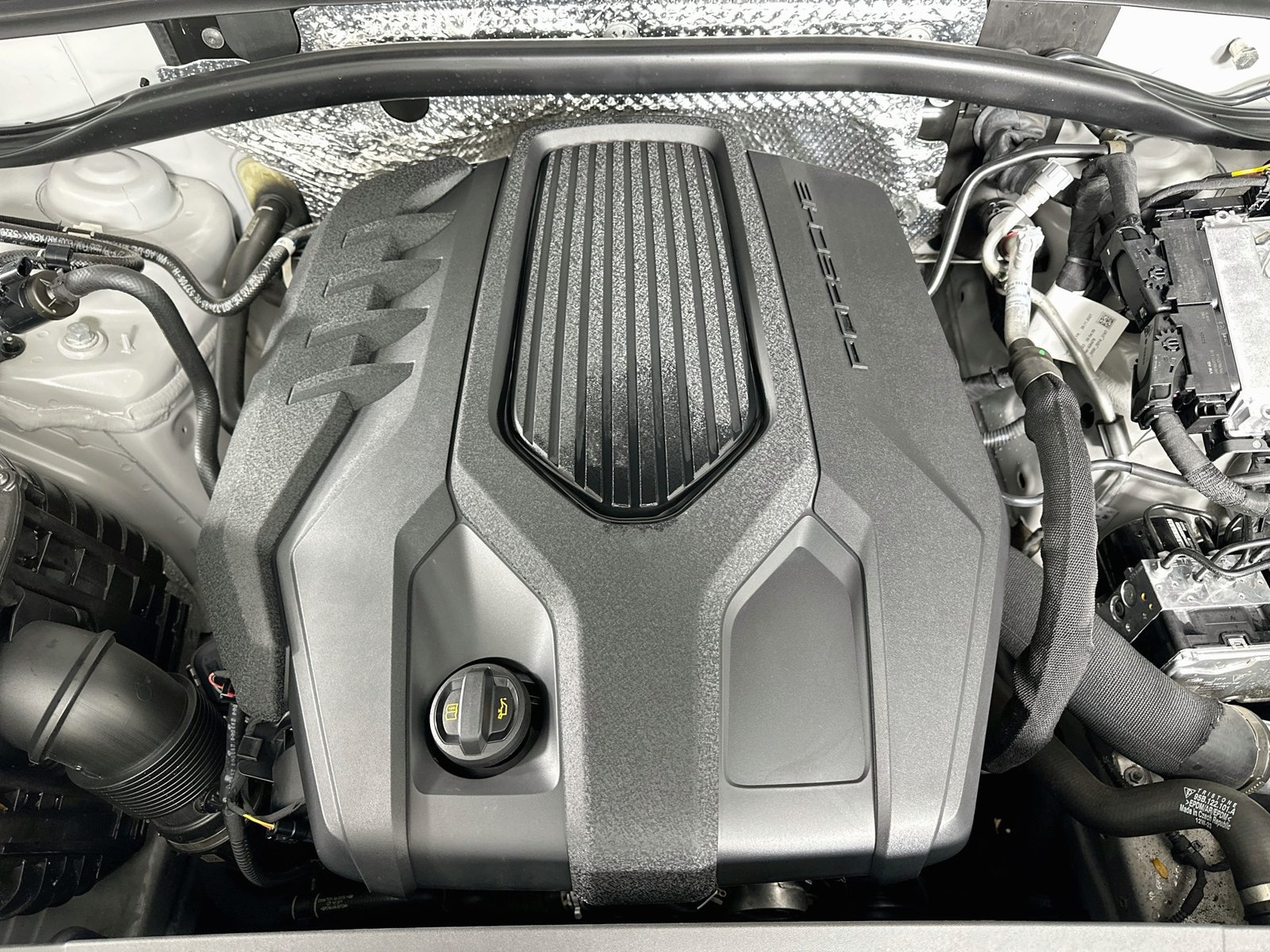 Used 2023 Porsche Macan AWD/4WD image 13