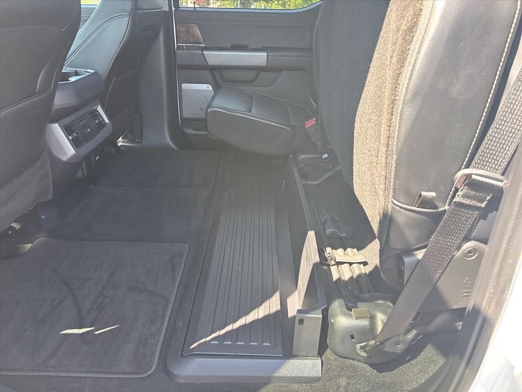 Used 2023 Ford F450 Lariat w/ Lariat Ultimate Package AWD/4WD image 19