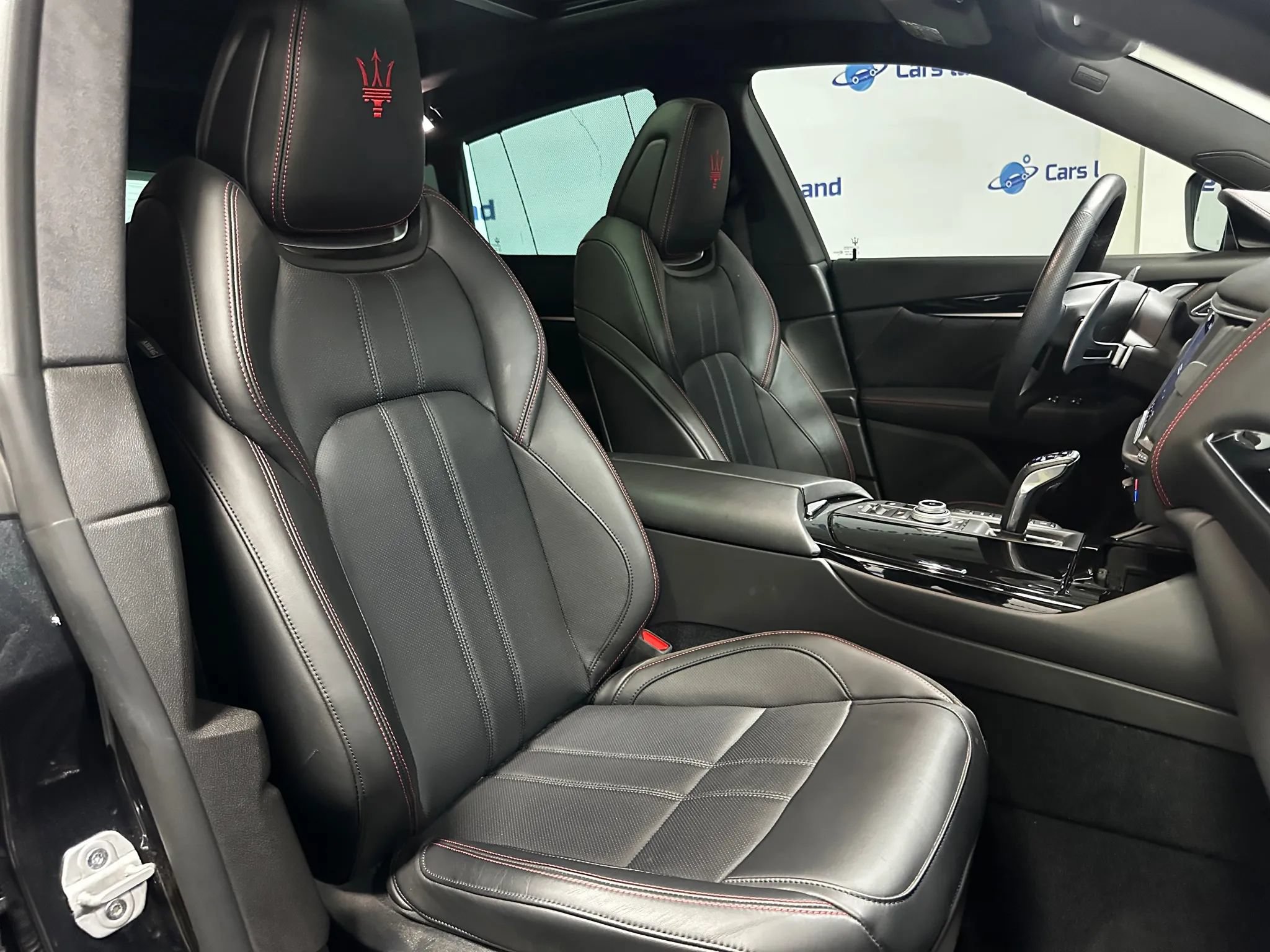 Used 2024 Maserati Levante GT Ultima AWD/4WD image 25
