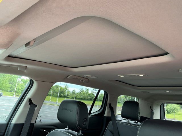 Used 2019 GMC Acadia Denali w/ Technology Package AWD/4WD image 17