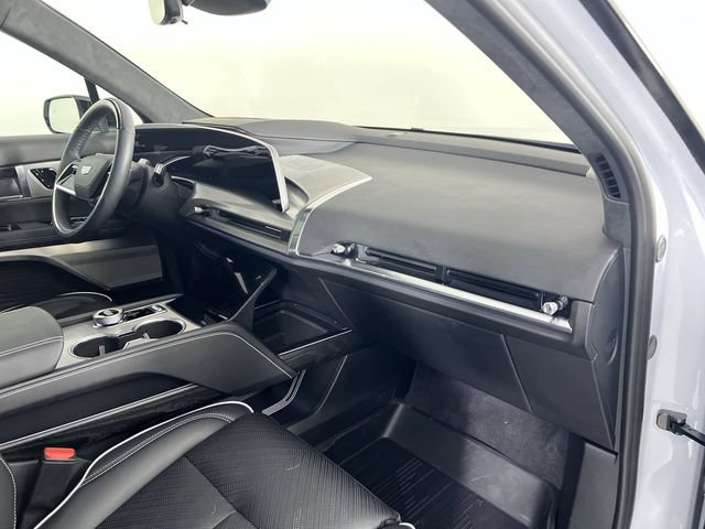 Used 2026 Cadillac Vistiq Platinum w/ LPO, Floor Liner Package AWD/4WD image 29