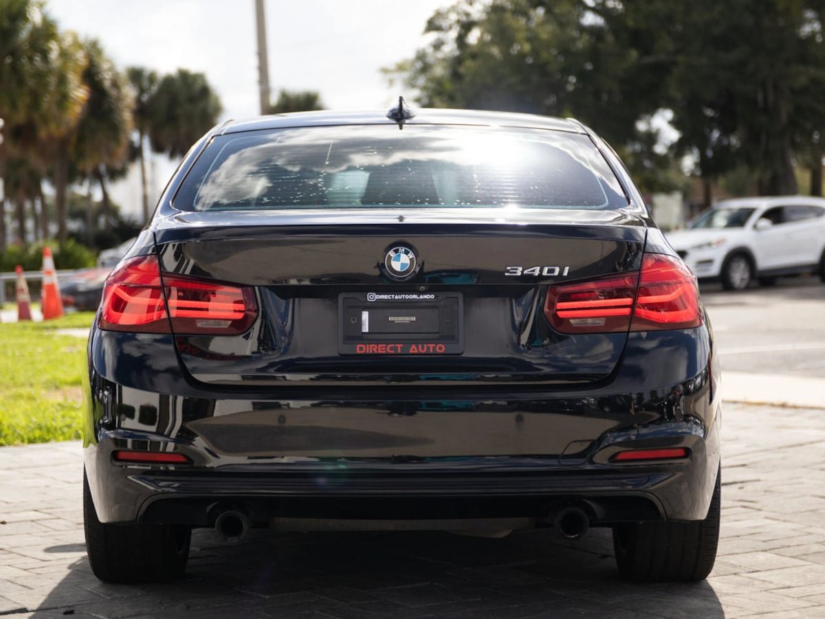 Used 2018 BMW 340i Sedan w/ Premium Package RWD image 11