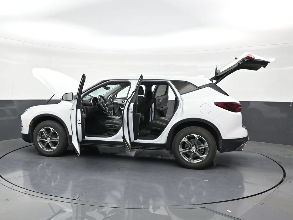 Used 2024 Chevrolet Blazer LT FWD image 30