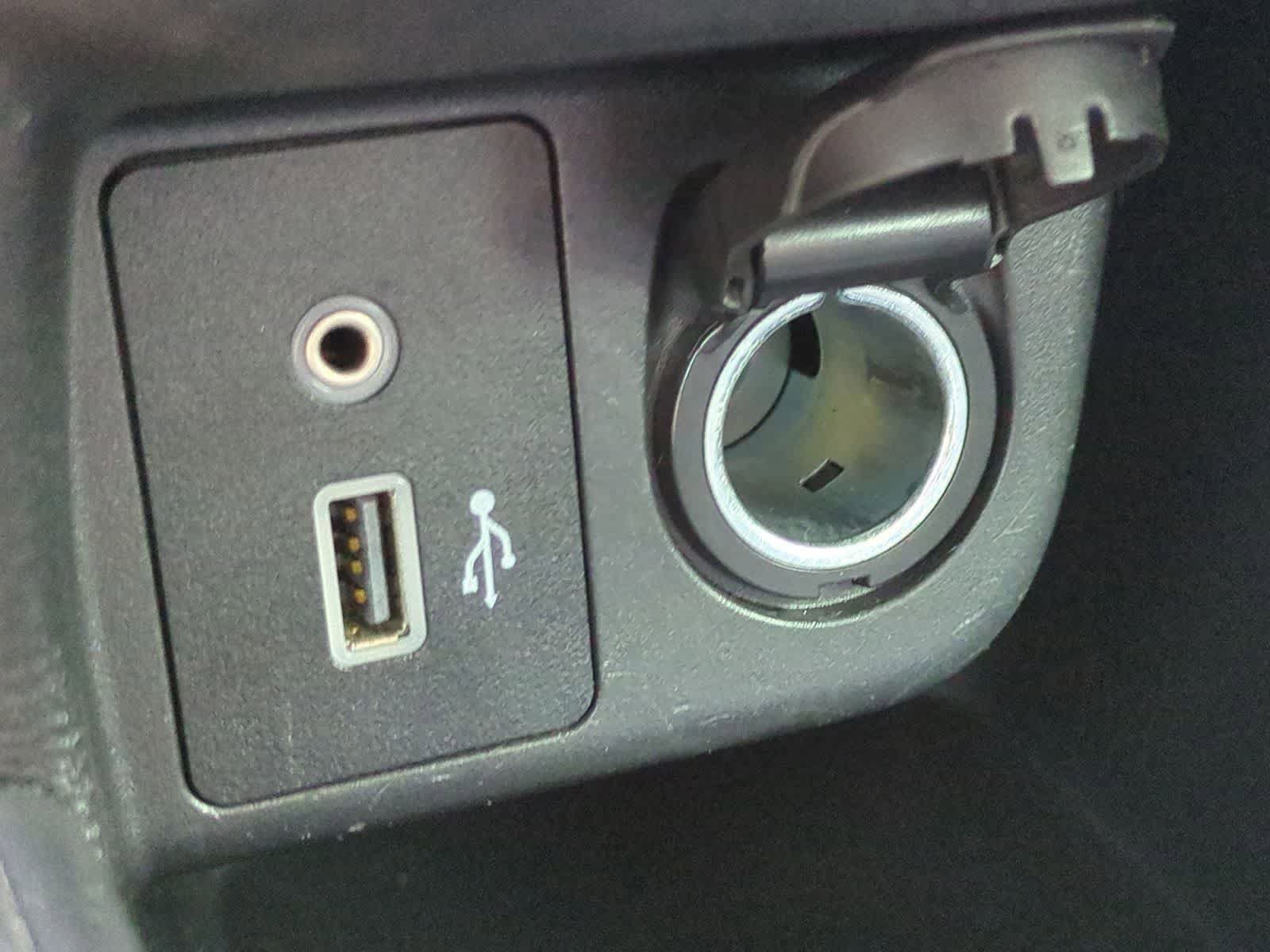 Used 2021 Nissan Versa SV FWD image 26