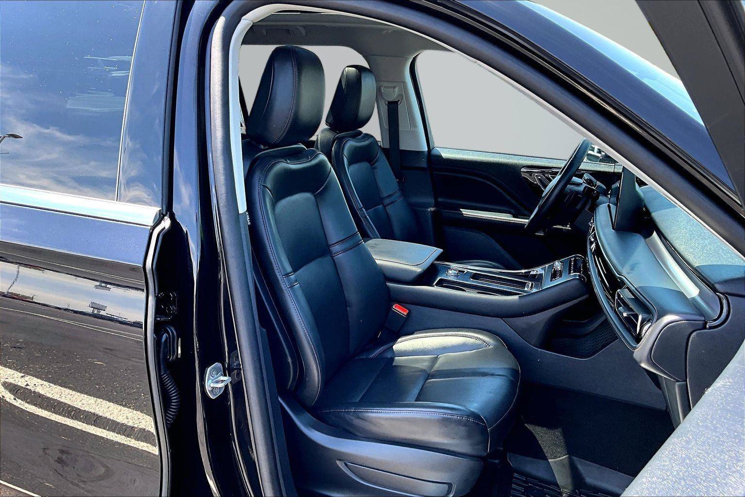 Used 2025 Lincoln Aviator AWD image 8