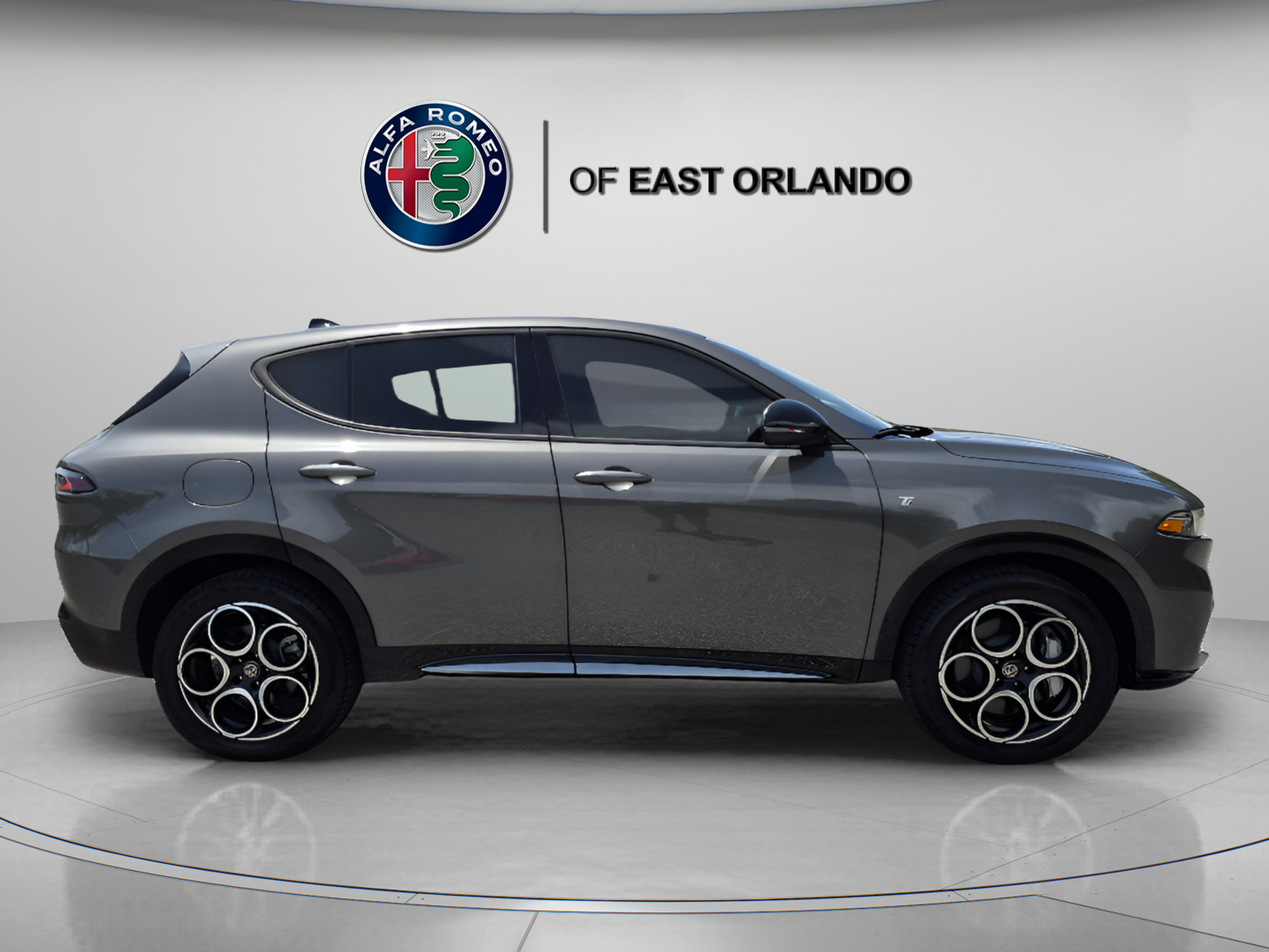 Used 2024 Alfa Romeo Tonale Ti w/ Premium Interior Package AWD/4WD image 15
