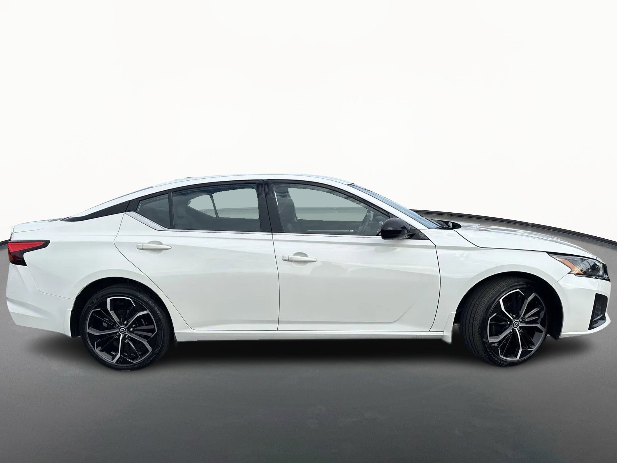 Used 2023 Nissan Altima 2.5 SR image 4