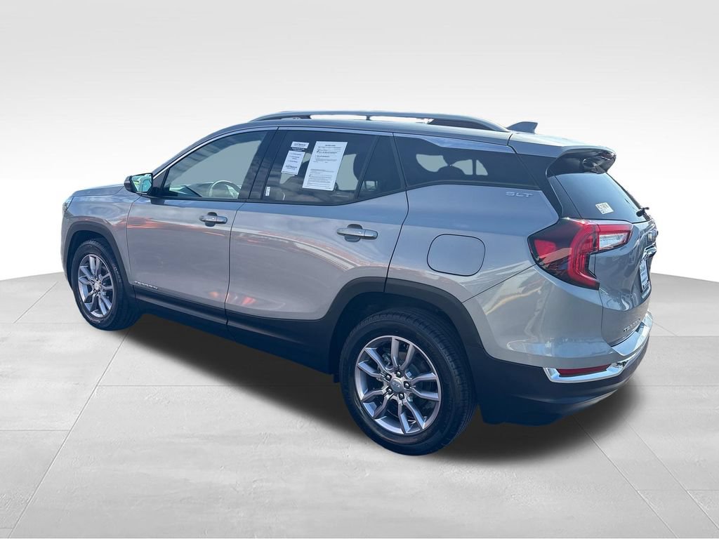 Used 2024 GMC Terrain SLT FWD image 3