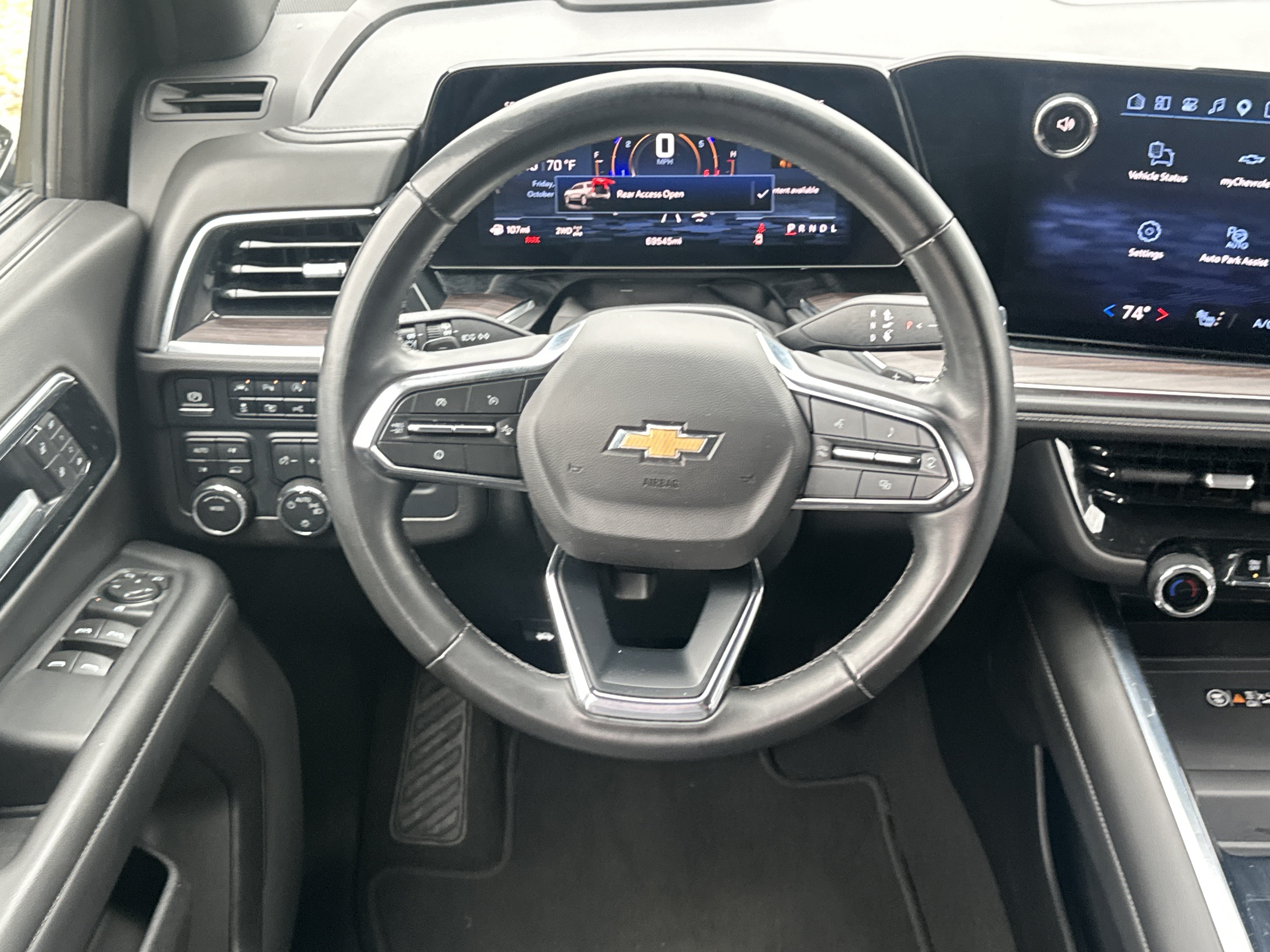 Used 2025 Chevrolet Suburban LT AWD/4WD image 23