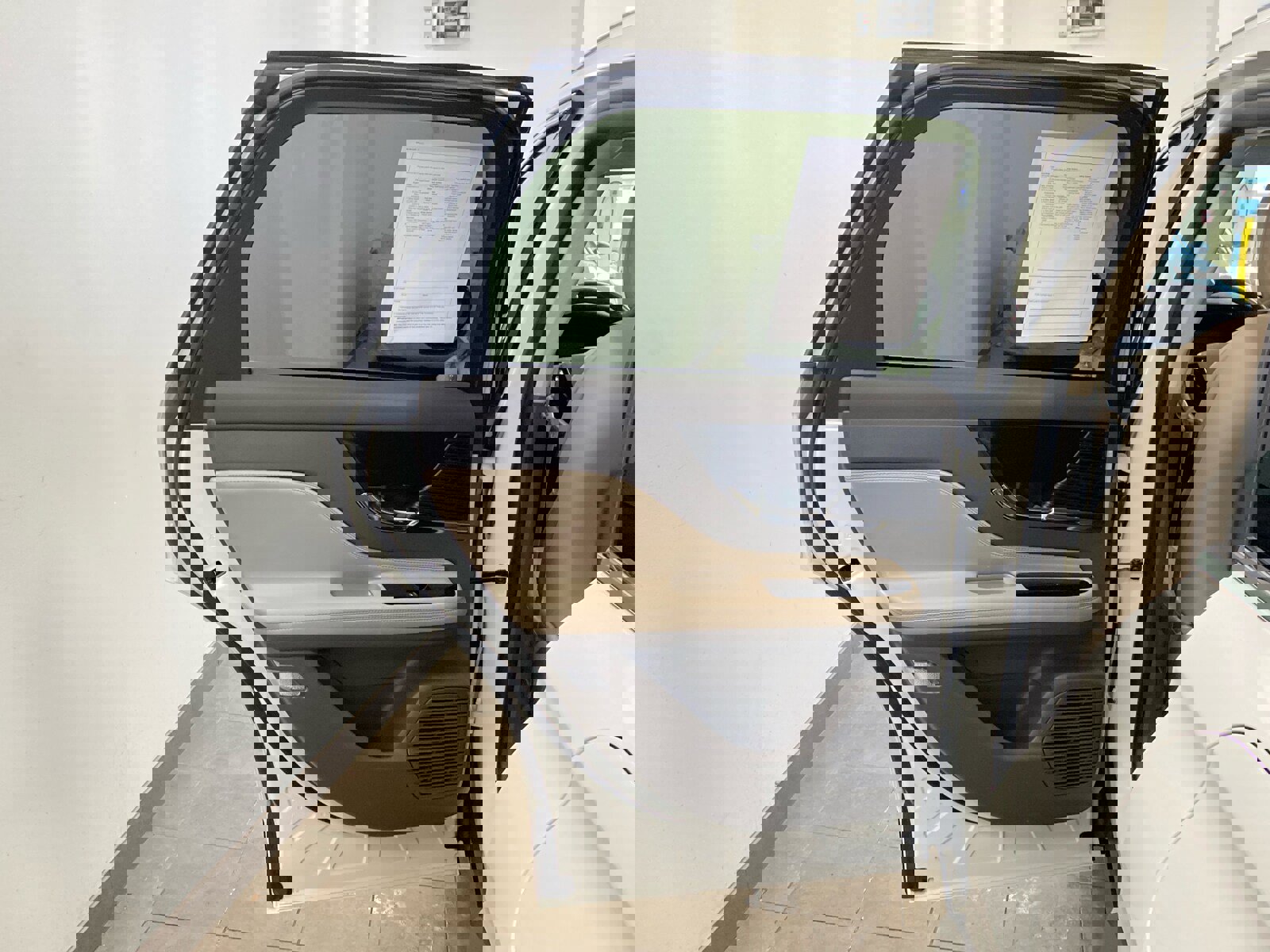 Used 2022 Lincoln Corsair AWD w/ Equipment Group 101A image 8