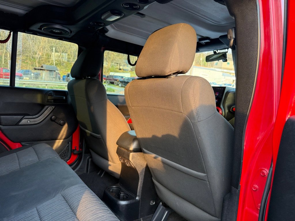Used 2012 Jeep Wrangler Unlimited Sport AWD/4WD image 85