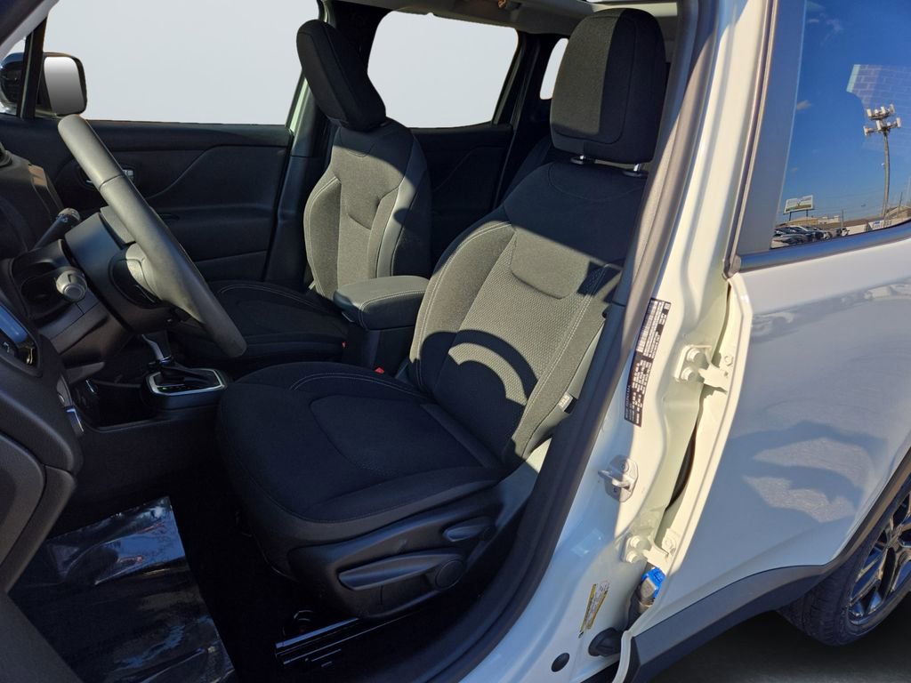 Used 2023 Jeep Renegade Altitude w/ Sun/Sound Group AWD/4WD image 9