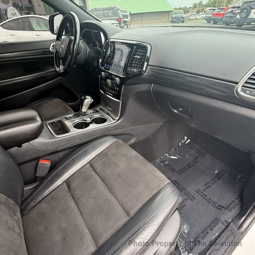Used 2020 Jeep Grand Cherokee Altitude AWD/4WD image 38