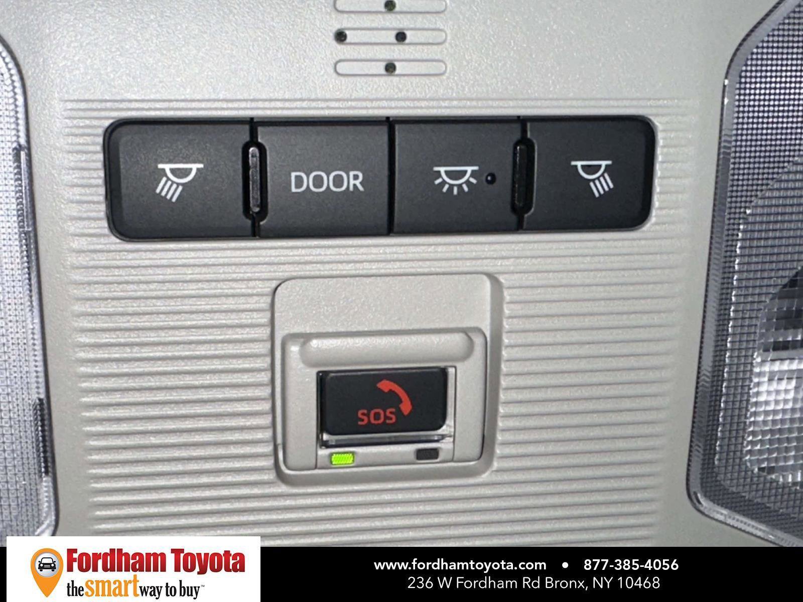 Used 2022 Toyota RAV4 LE AWD/4WD image 33