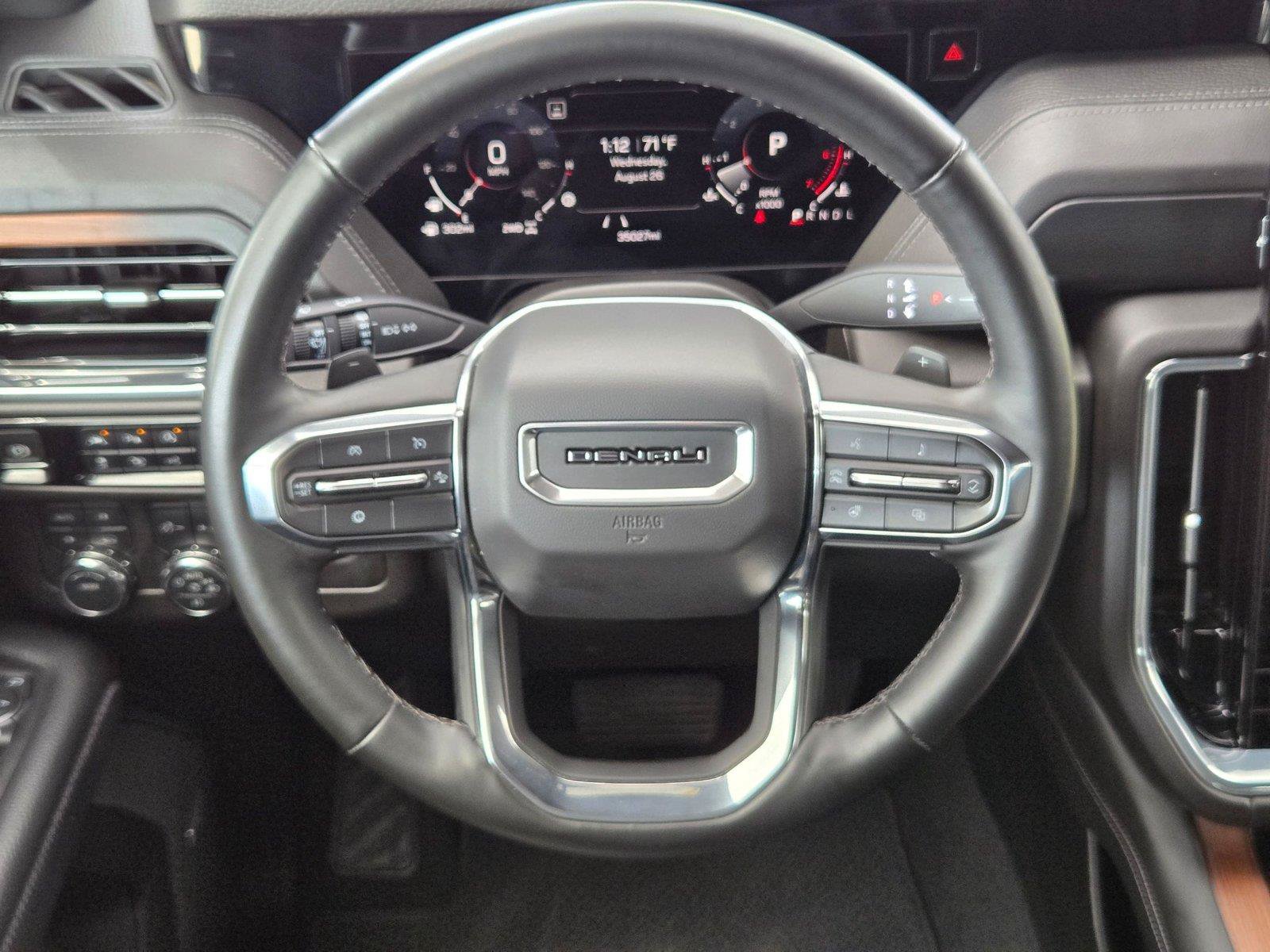 Used 2025 GMC Yukon Denali AWD/4WD image 12