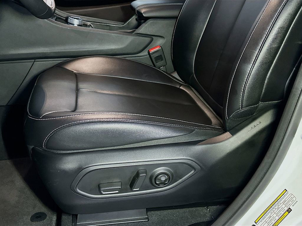 Certified 2024 Jeep Grand Cherokee Limited w/ Trailer Tow Package AWD/4WD image 18