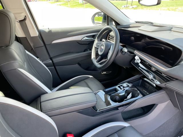 Used 2025 Buick Envision Sport Touring image 17