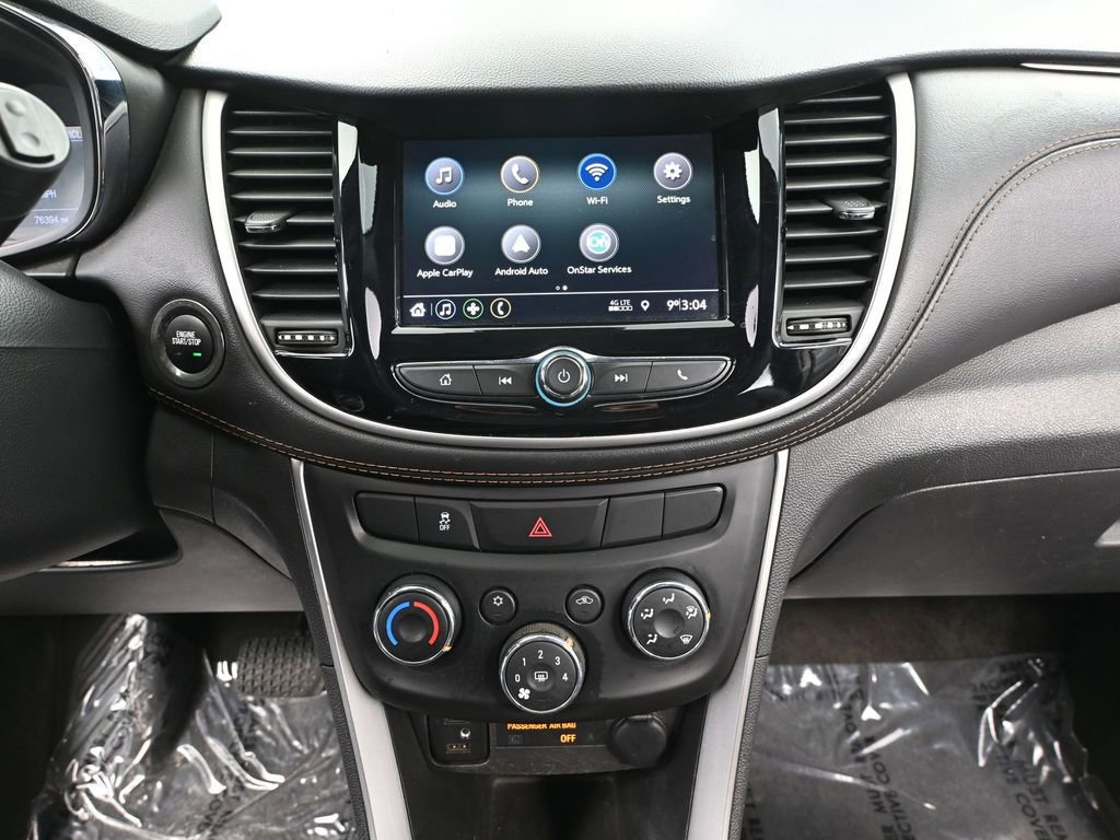 Used 2020 Chevrolet Trax LT w/ LT Convenience Package AWD/4WD image 29