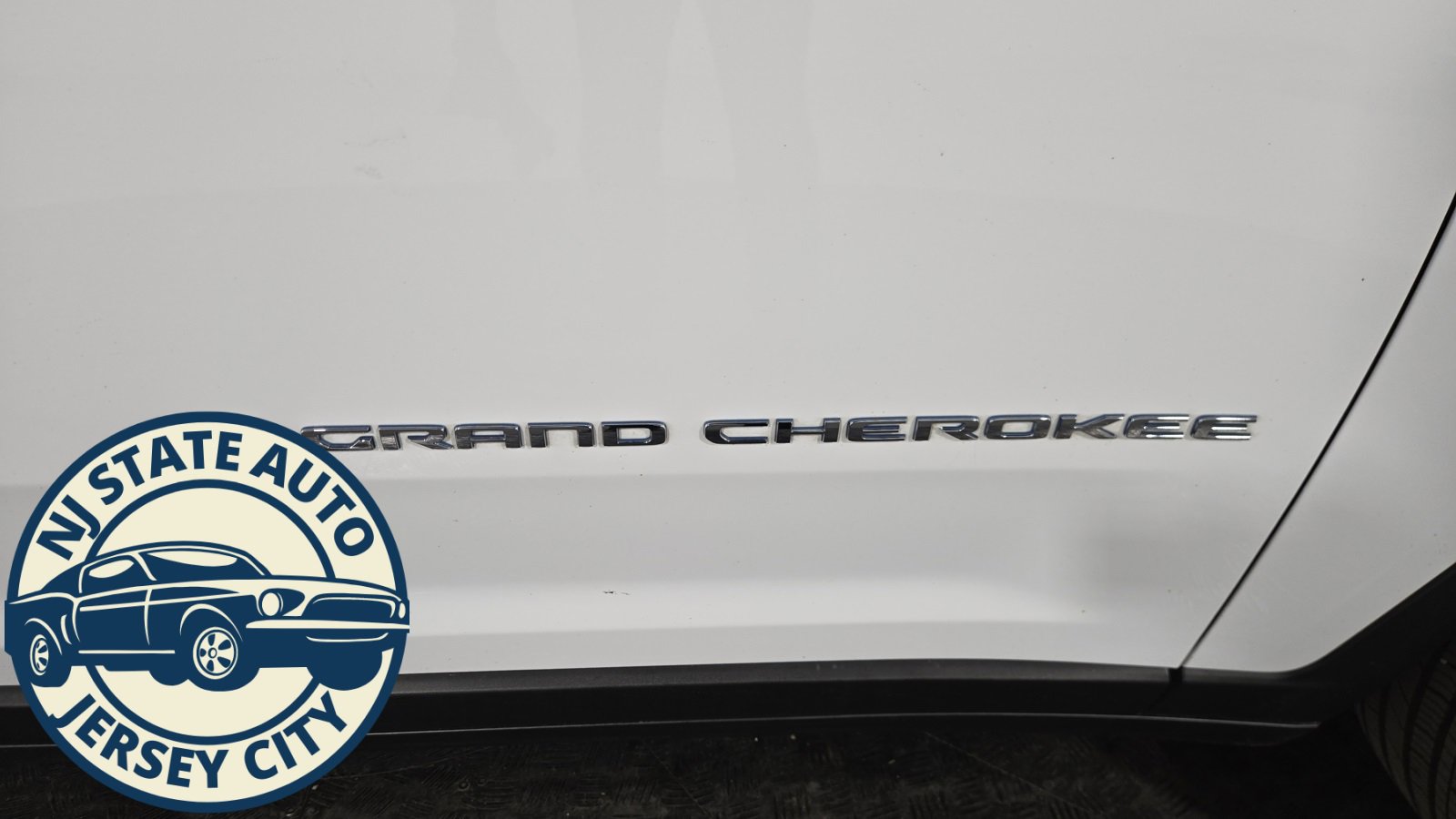 Used 2022 Jeep Grand Cherokee Limited 4xe image 36