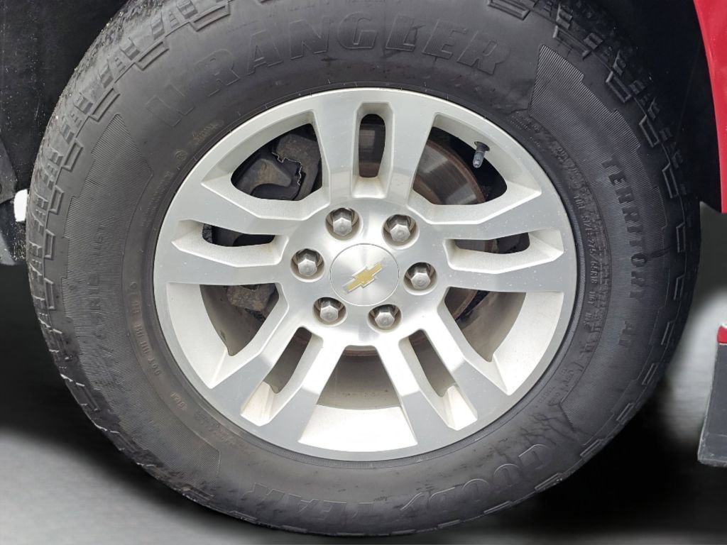 Used 2015 Chevrolet Suburban LT image 17