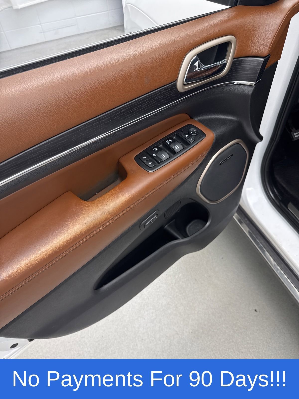 Used 2017 Jeep Grand Cherokee Summit AWD/4WD image 14