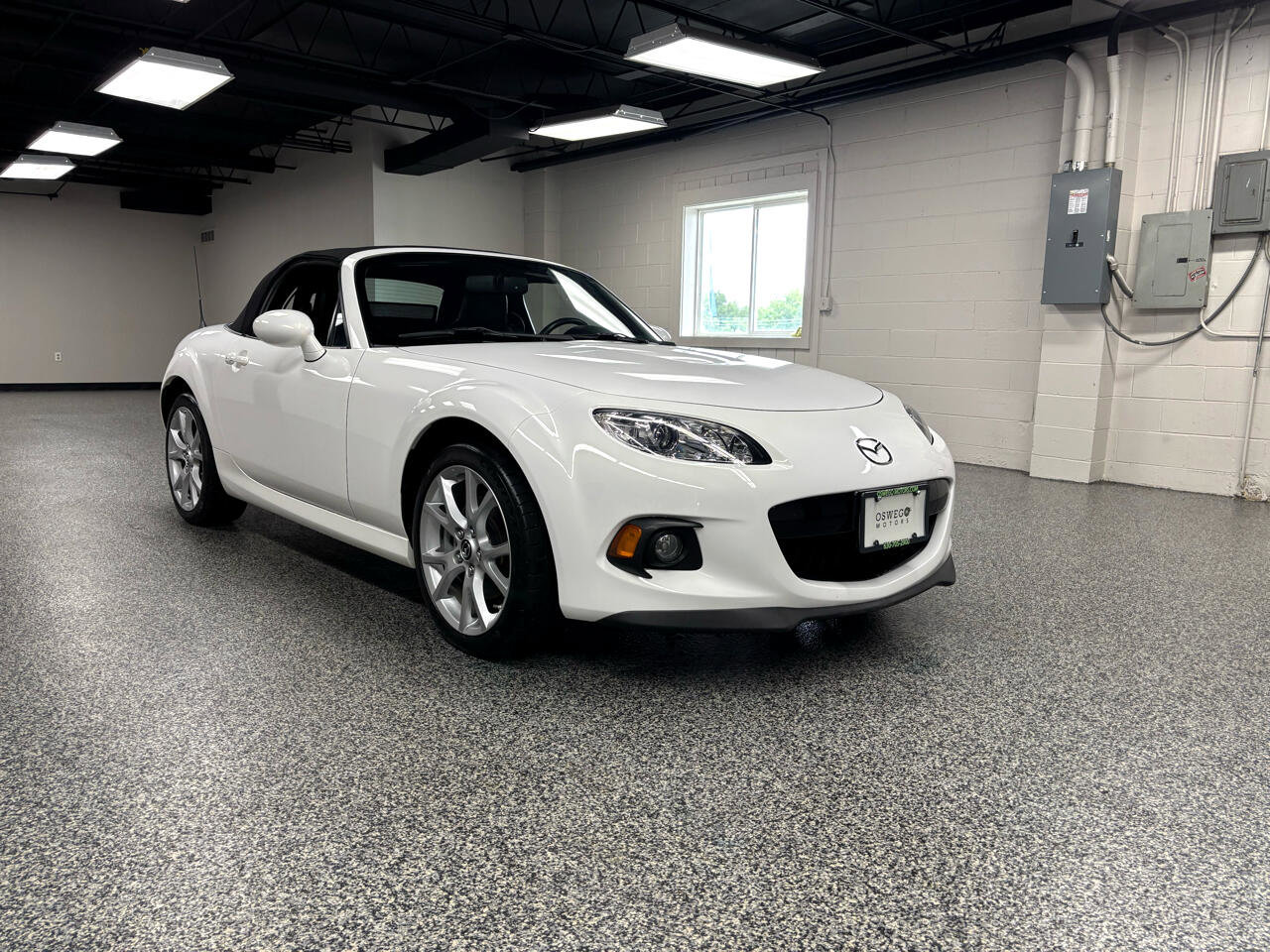Used 2013 MAZDA MX-5 Miata Grand Touring image 2
