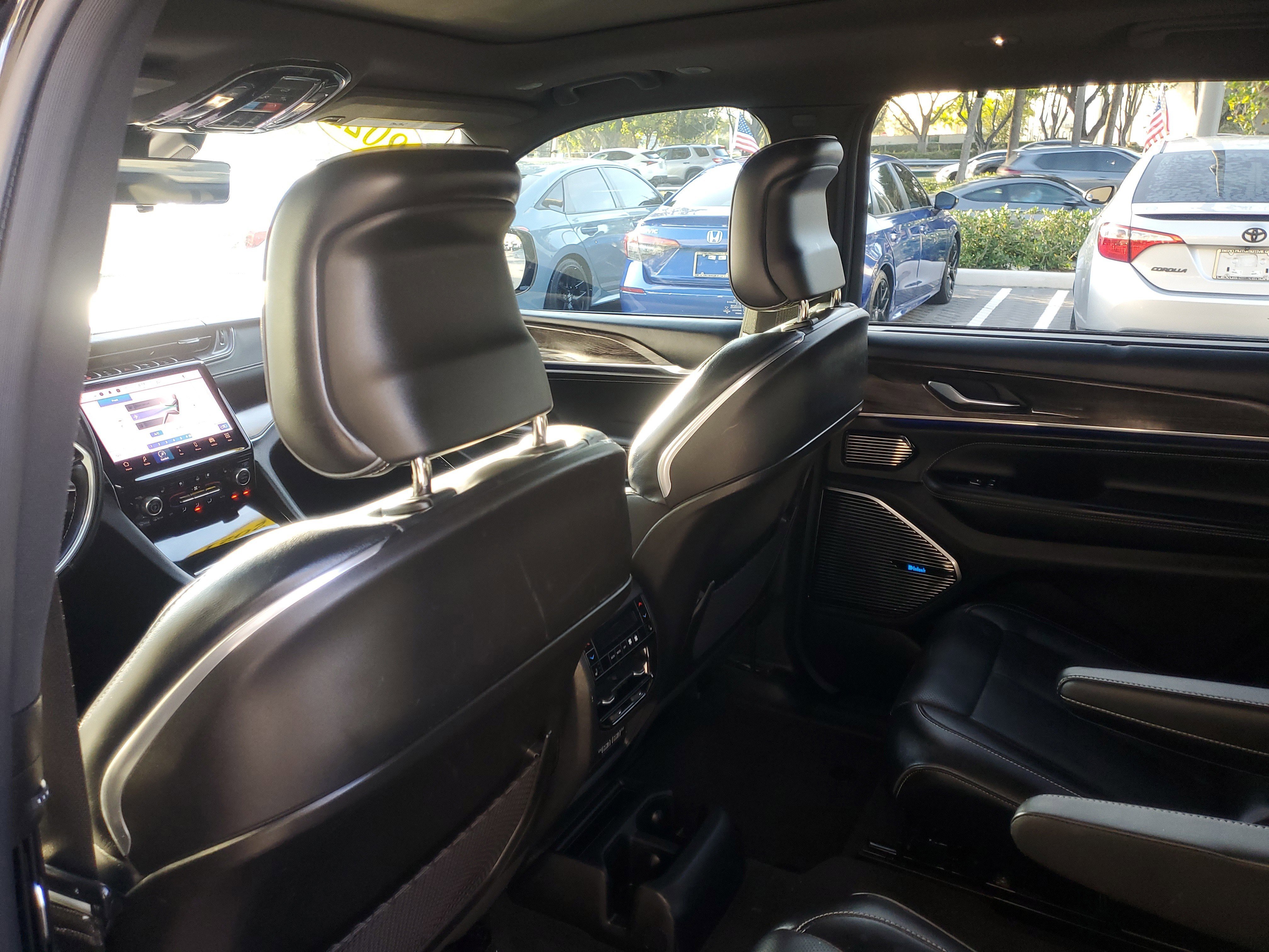 Used 2021 Jeep Grand Cherokee L Overland w/ Luxury Tech Group IV image 12