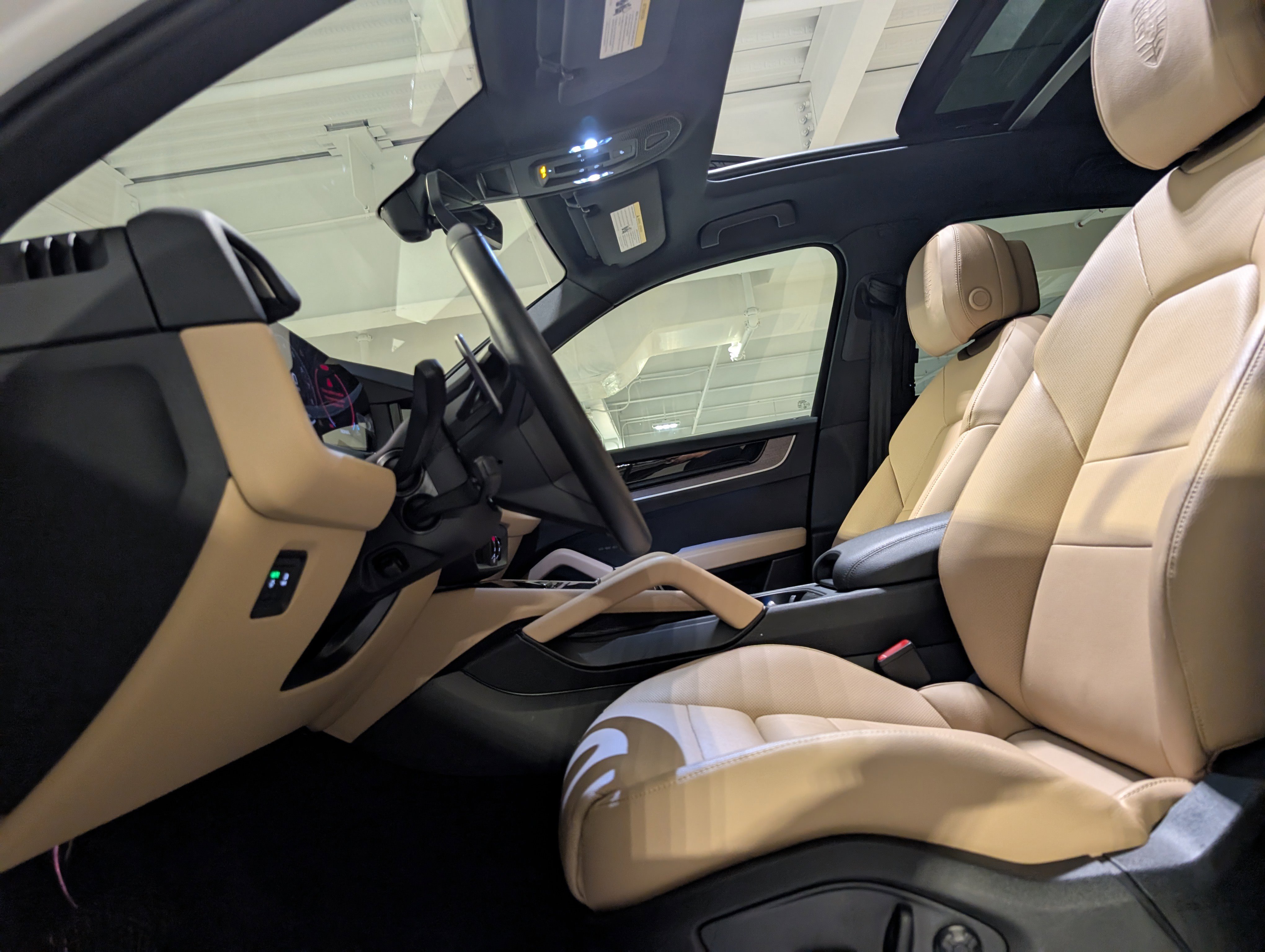 Used 2025 Porsche Cayenne image 5