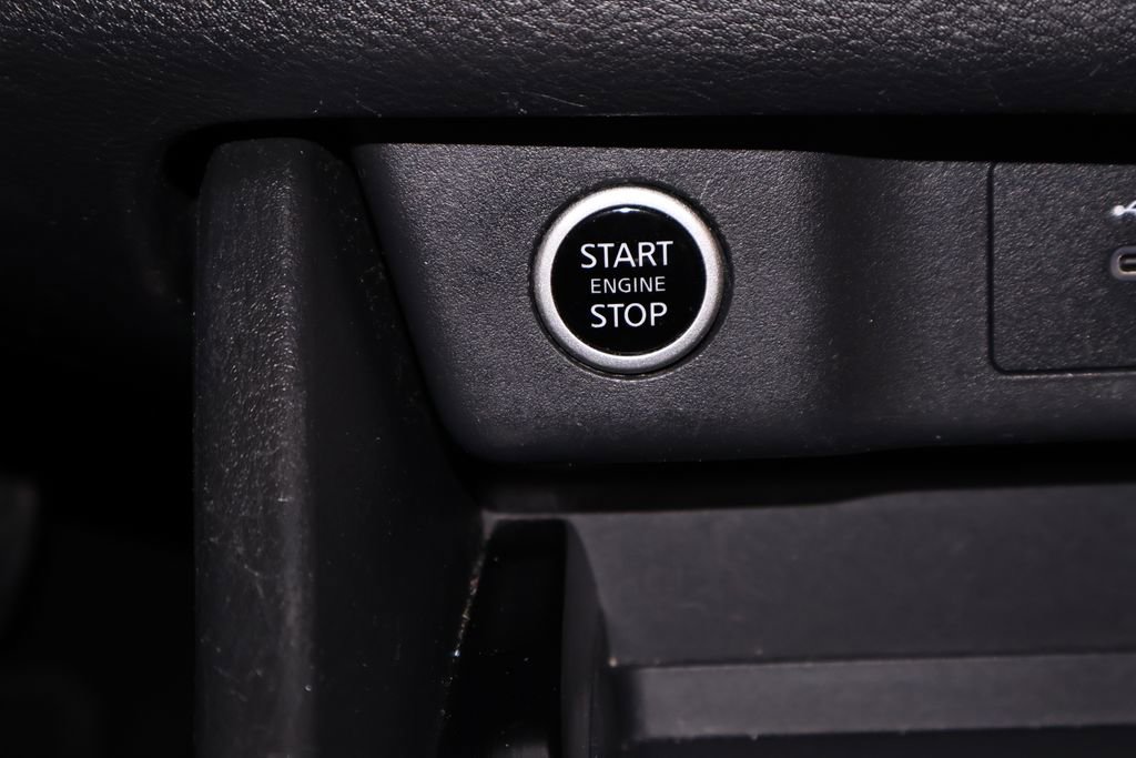 Used 2022 Nissan Rogue SV image 26