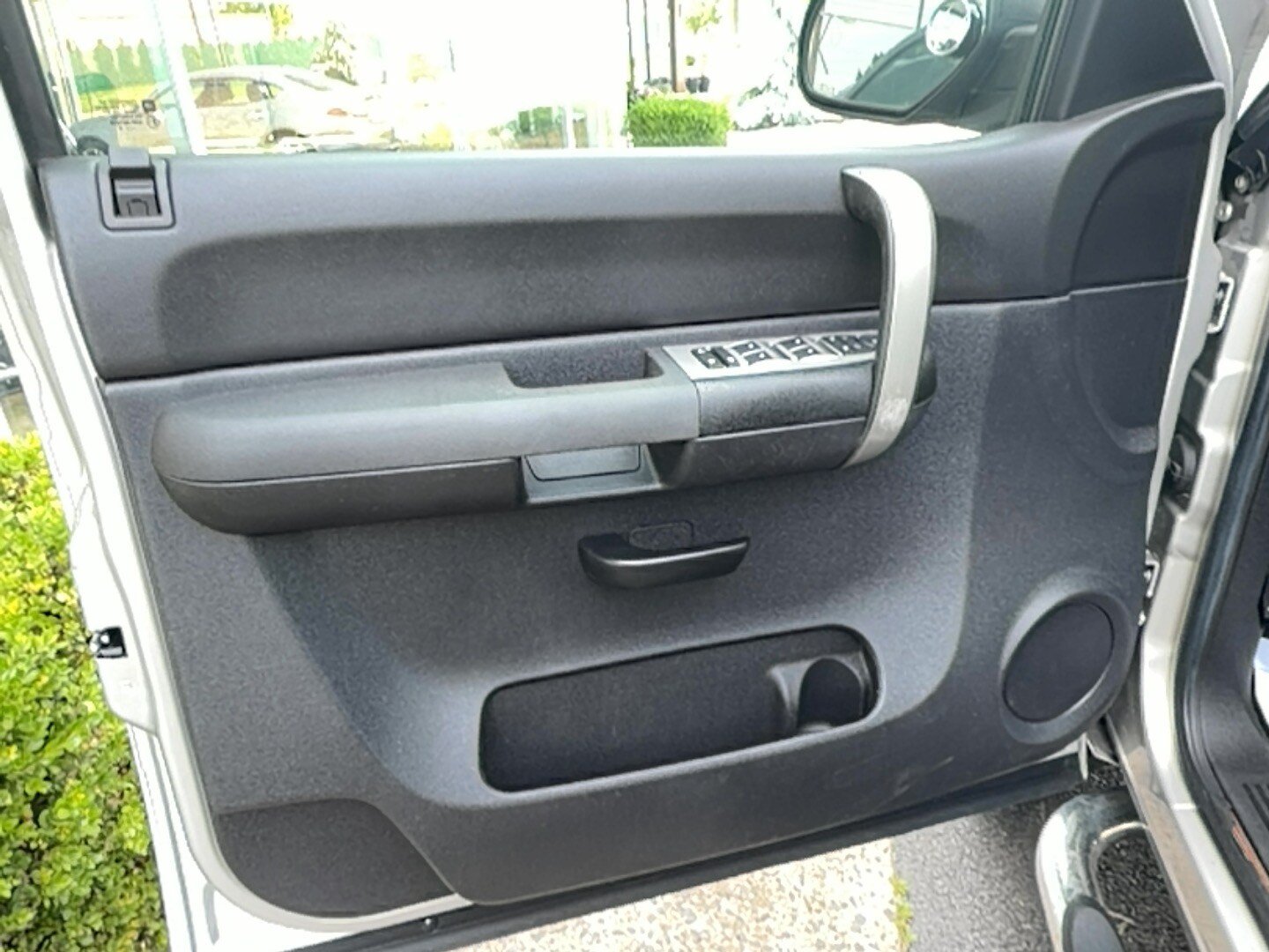 Used 2009 GMC Sierra 1500 SLE w/ Power Pack Plus AWD/4WD image 15