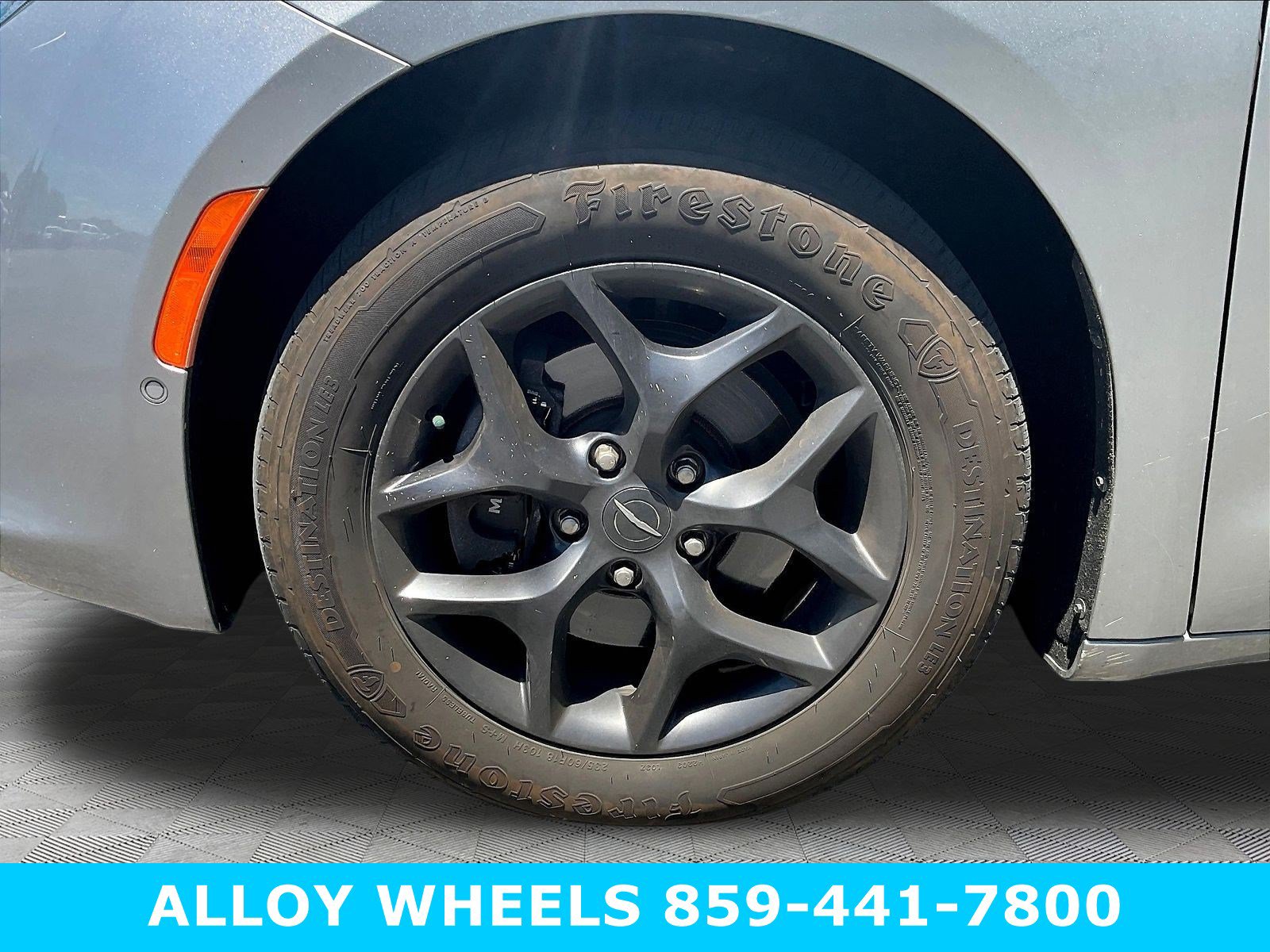 Used 2019 Chrysler Pacifica Touring Plus w/ Advanced Safetytec Group FWD image 10