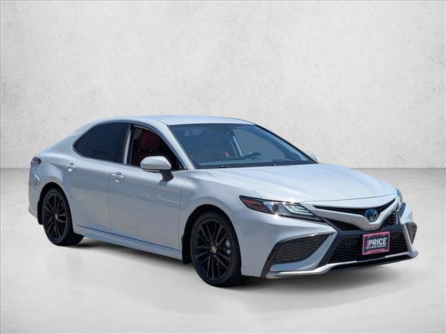 Used 2022 Toyota Camry XSE w/ Navigation Upgrade Package FWD image 3