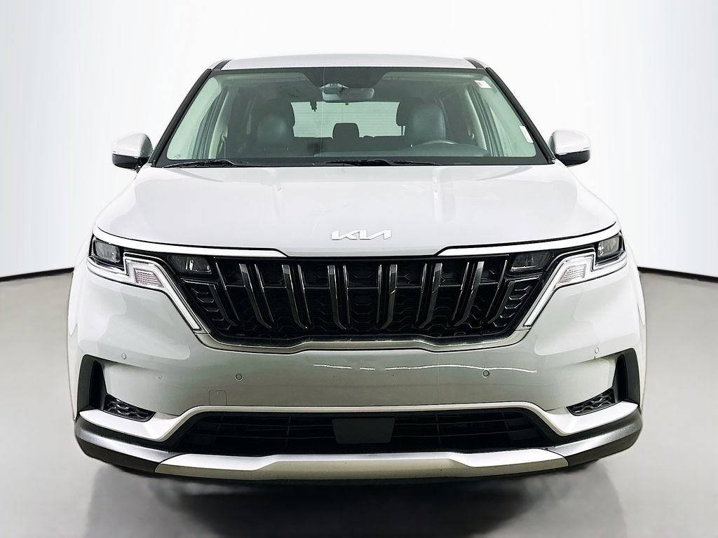 Used 2024 Kia Carnival EX FWD image 2