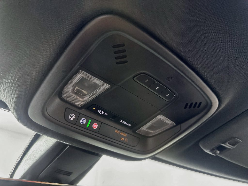 Used 2023 Chevrolet Traverse LT w/ LT Premium Package FWD image 37